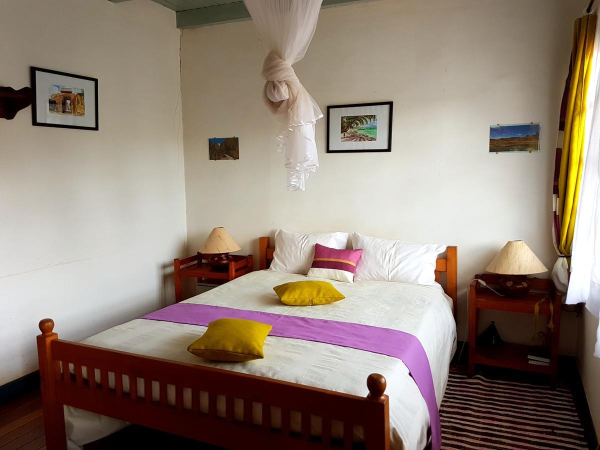 Hotel Le Trianon Антсирабе Екстериор снимка