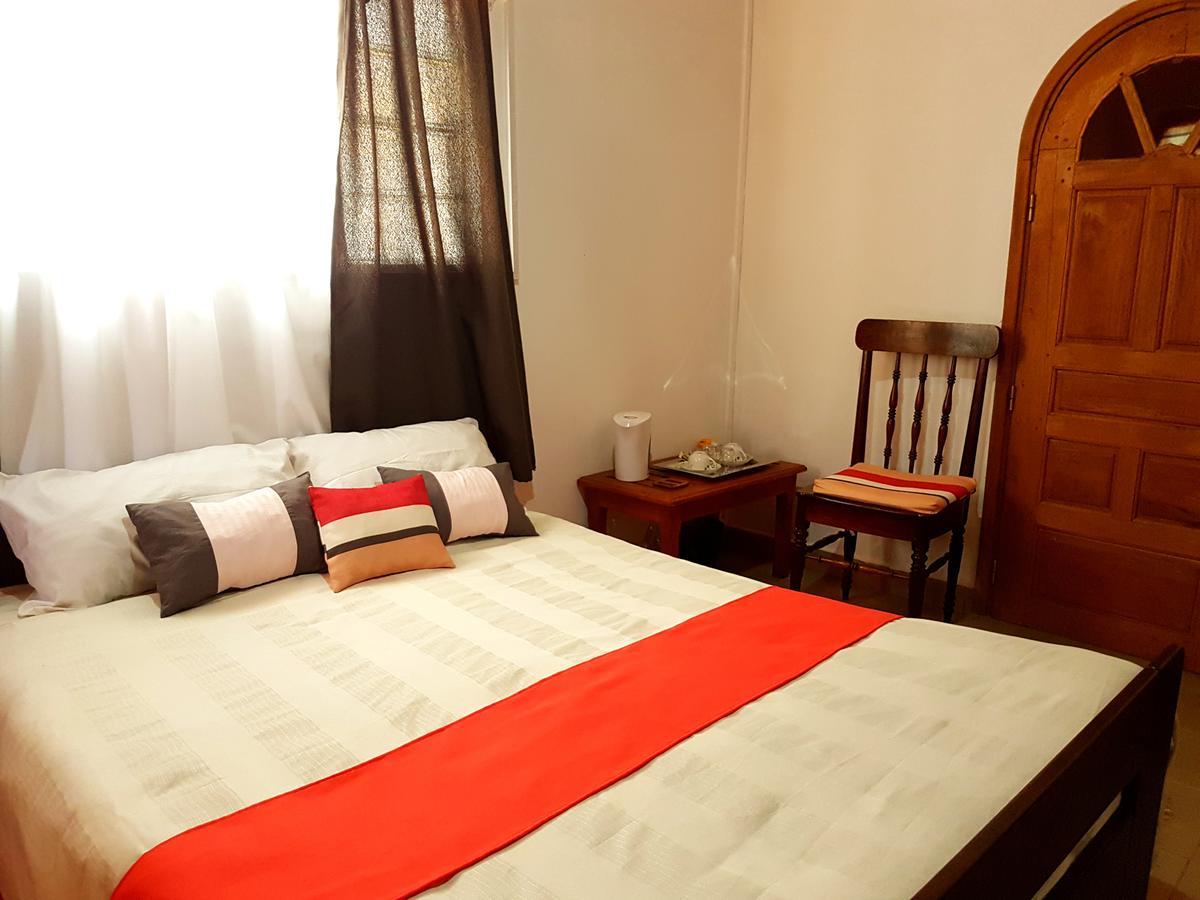 Hotel Le Trianon Антсирабе Екстериор снимка