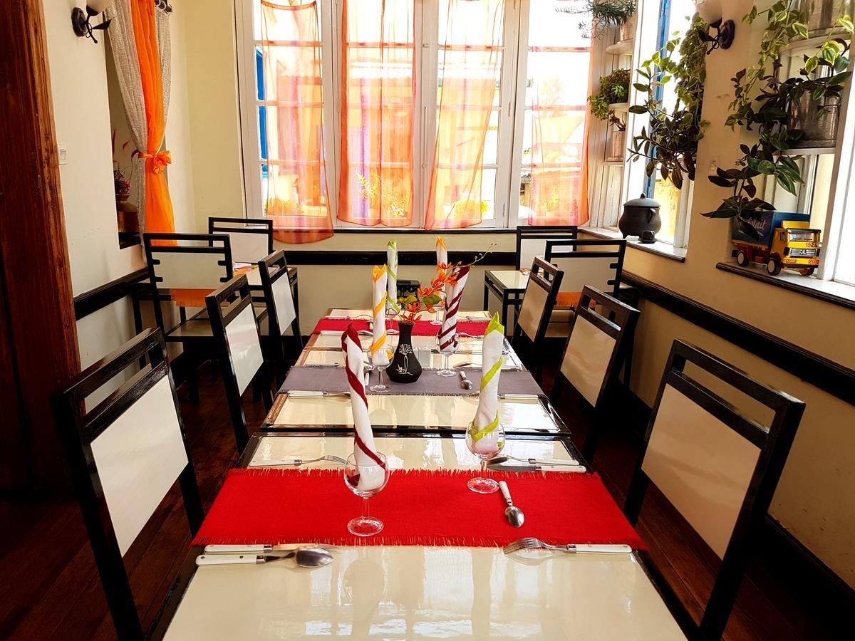 Hotel Le Trianon Антсирабе Екстериор снимка