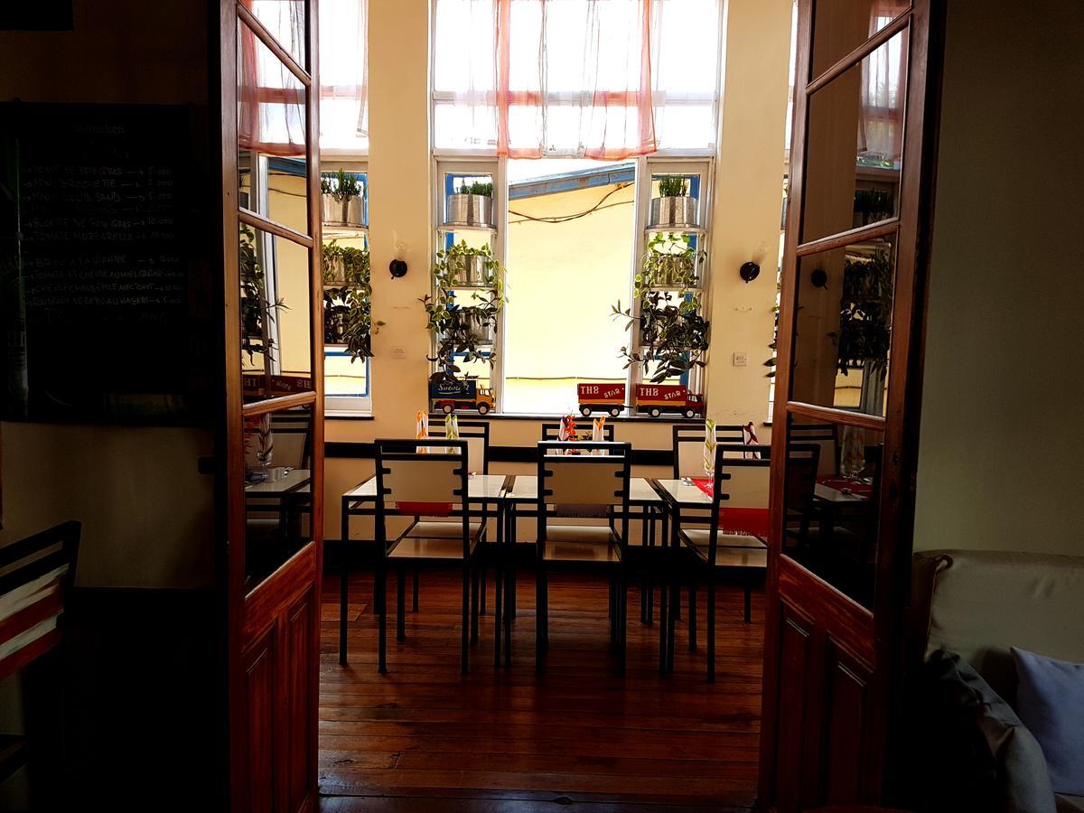 Hotel Le Trianon Антсирабе Екстериор снимка