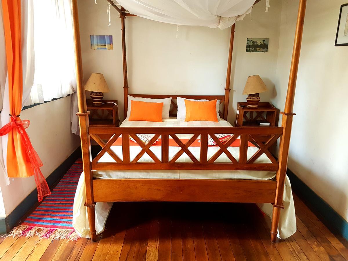 Hotel Le Trianon Антсирабе Екстериор снимка