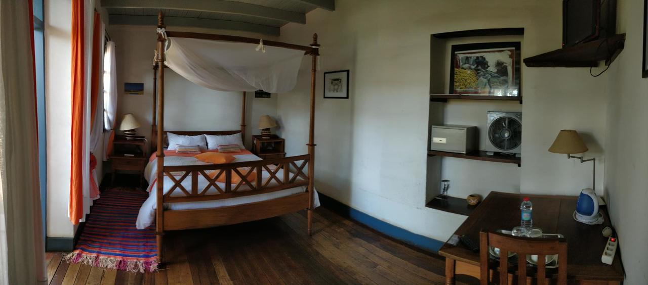 Hotel Le Trianon Антсирабе Екстериор снимка